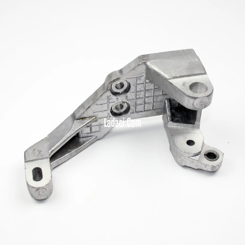 Lada Vega 1600cc 8V Klimalı Alternatör Bağlantı Takozu, Demiri