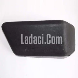 Lada Niva Ön Tampon Sağ Kulağı, Plastiği