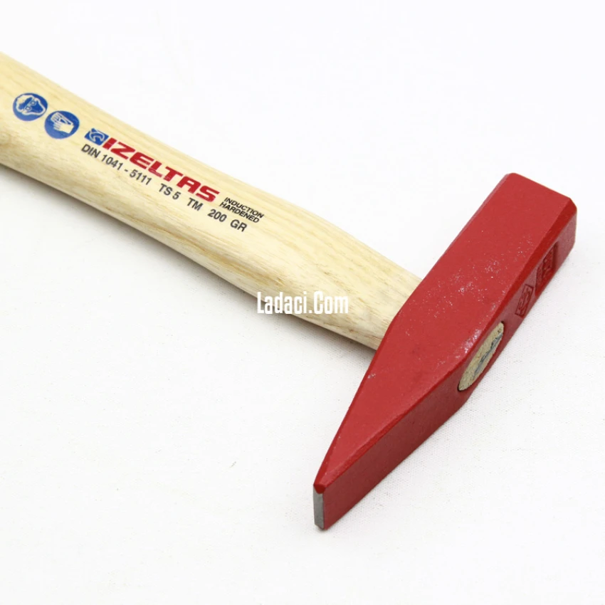 İzeltaş Çekiç 200 Gr. Ağaç Saplı