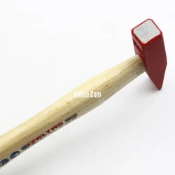 İzeltaş Çekiç 100 Gr. Ağaç Saplı