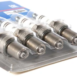 Lada Vaz Ateşleme Bujisi, Takım