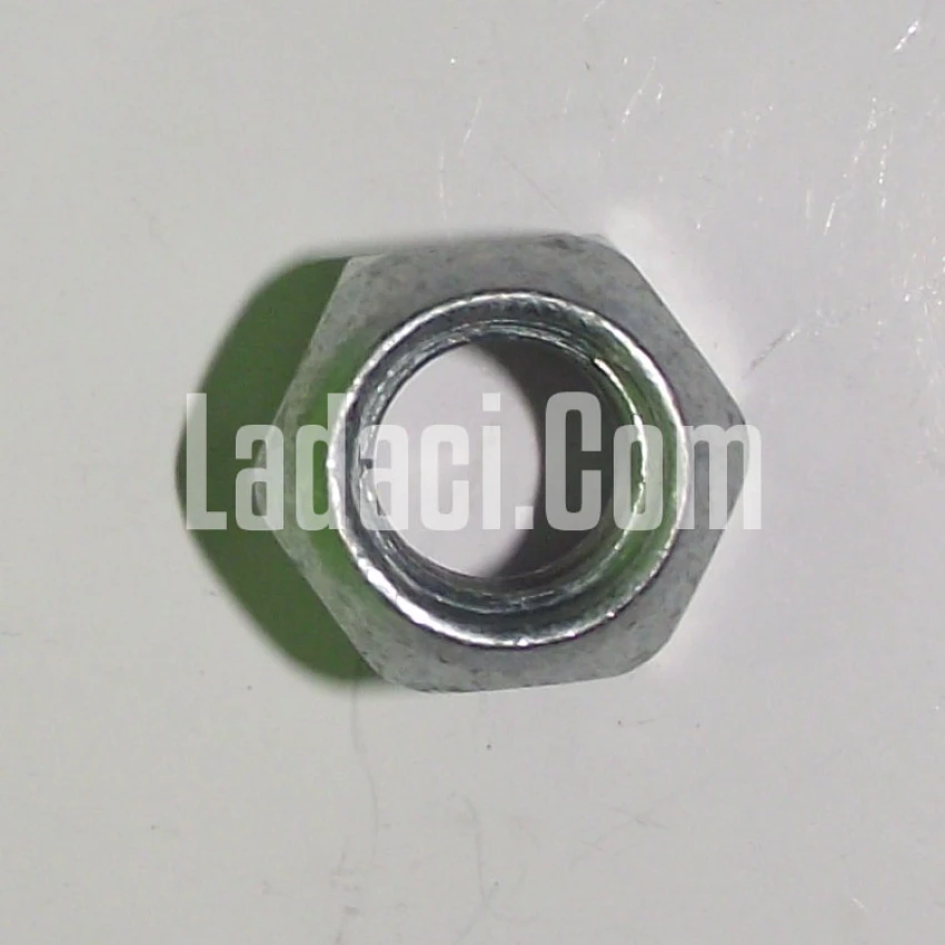 Lada Niva Bijon Somunu, Ön-Arka Teker